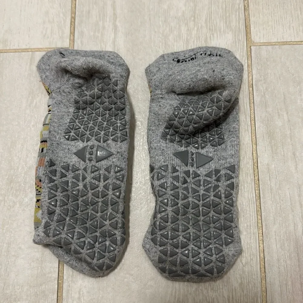 New Tavi Noir Grip Socks OS